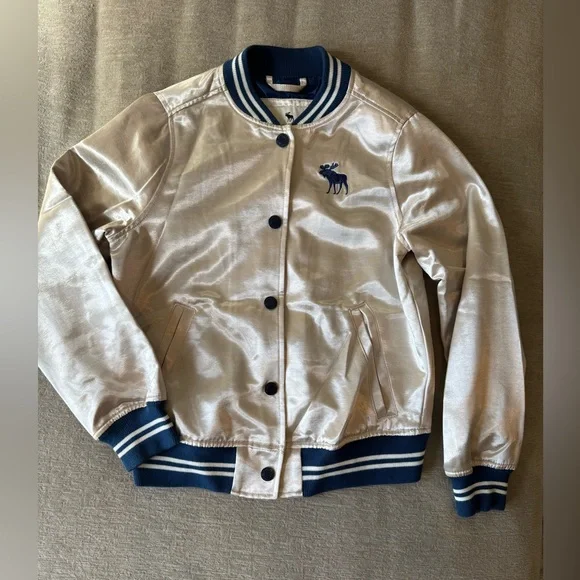 Abercrombie Kids Satin Bomber Jacket Boys 9/10 Cream Navy Varsity Moose Logo - Picture 1 of 9